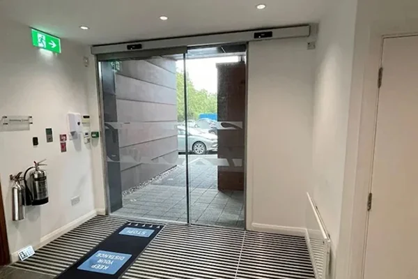Automatic Sliding Doors Hull